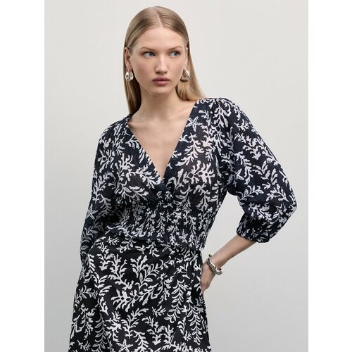 фото Блуза zarina, размер xs (ru 42)/170, черный графика крупная