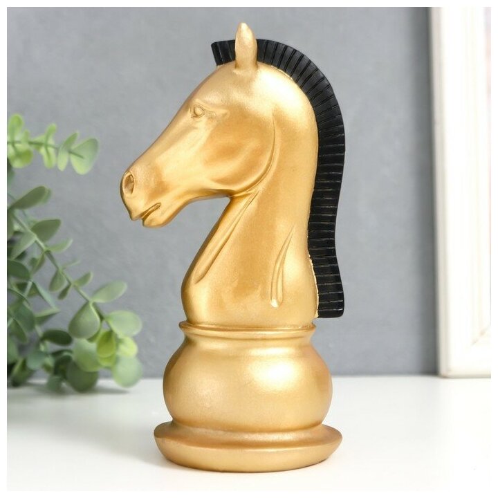 Сувенир полистоун "Шахматная фигура. Конь" золотой с чёрной гривой 19,5х10х8 см 7822875