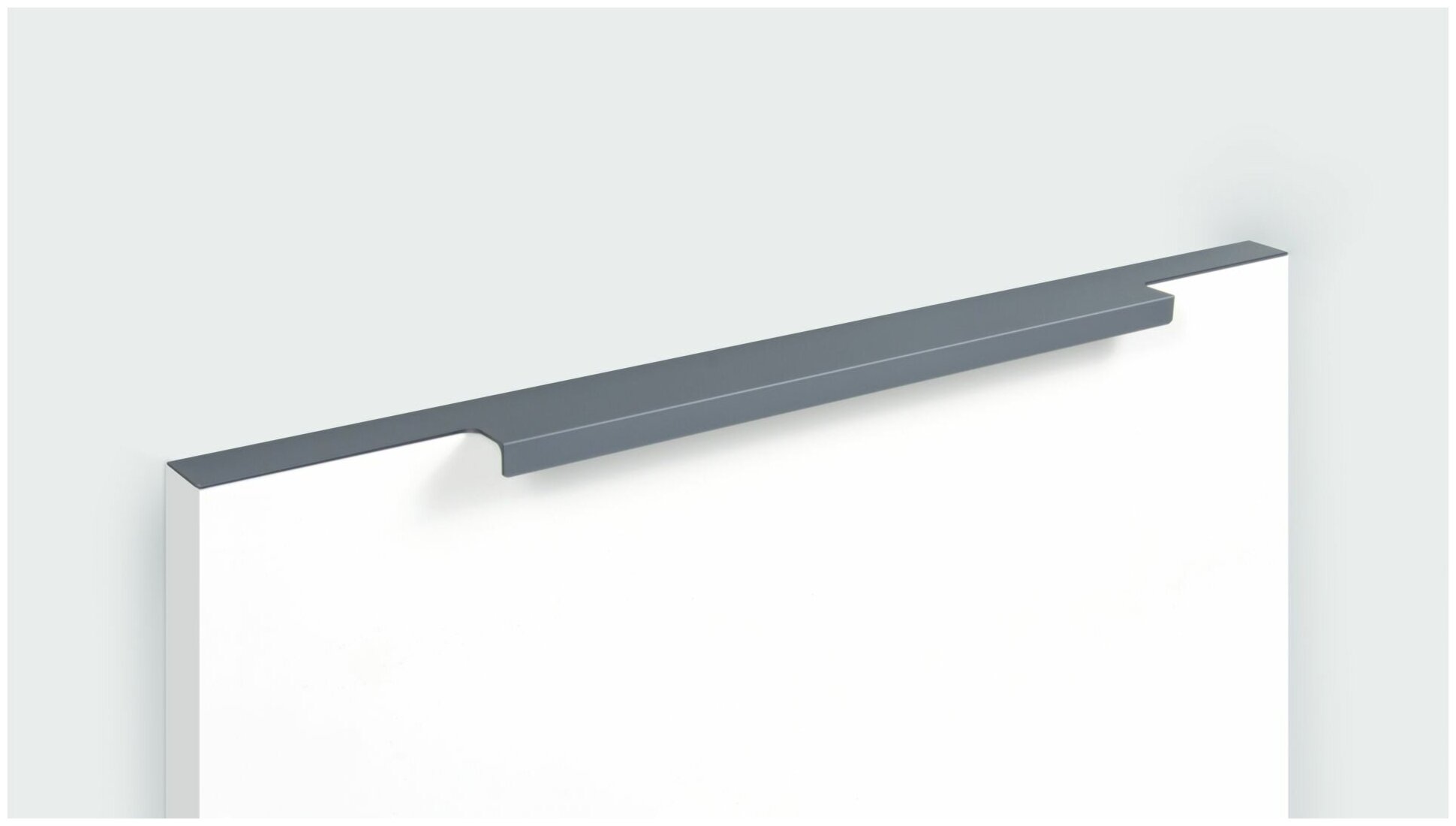 Мебельная ручка торцевая RAY, длина - 797 мм, установочный размер - 704 мм, цвет - GR - Серый, RT109GR - фотография № 3