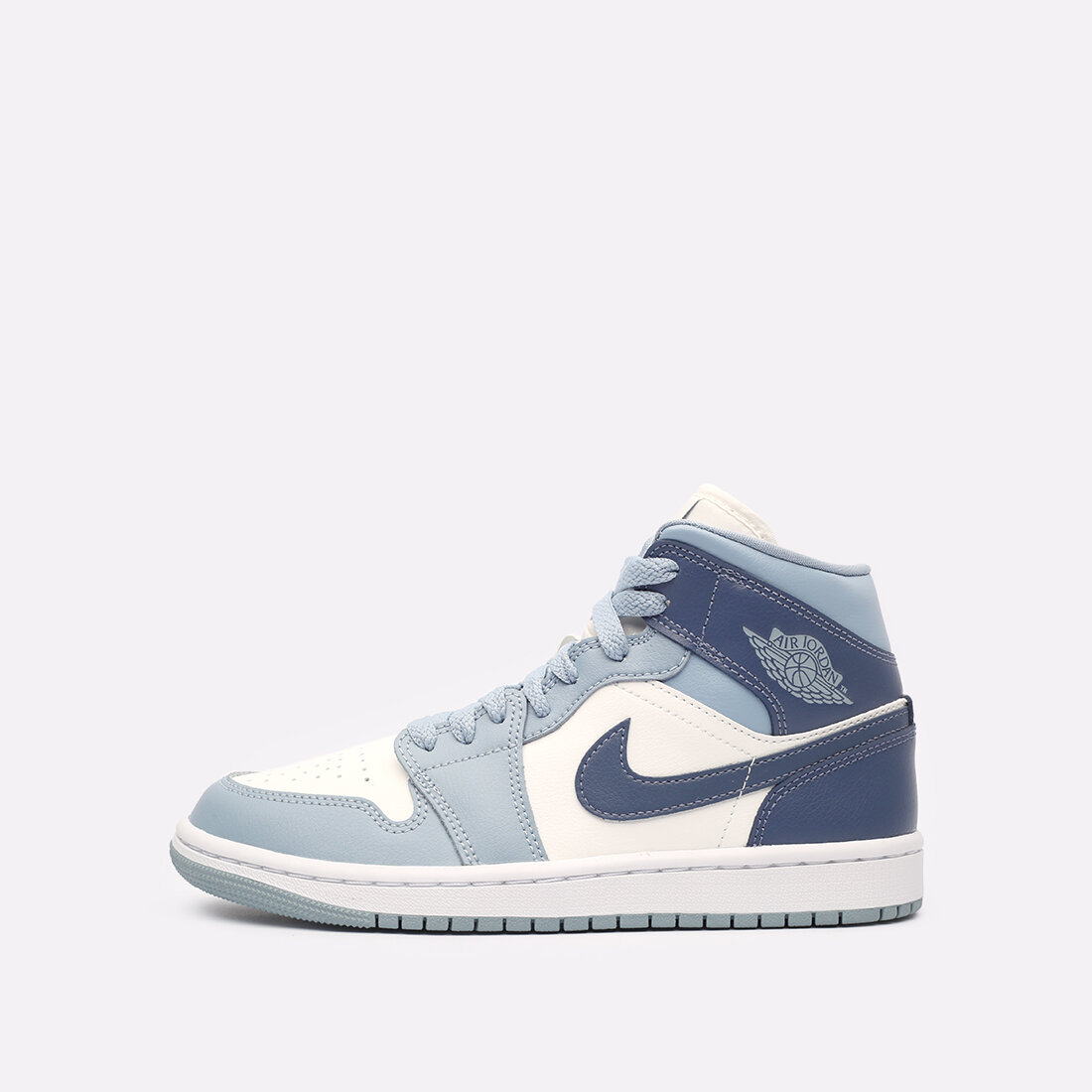 Кроссовки Jordan Air Jordan 1 Mid полнота M (US)/ на среднюю стопу размер 40 EU белый