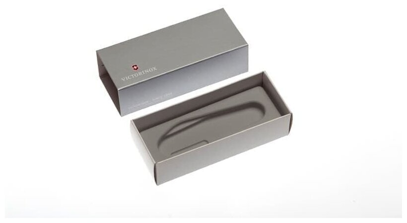 Коробка для ножей VICTORINOX 91 мм толщиной 6-7 уровней (1.6795, 1.7775. T), картонная, серебристая