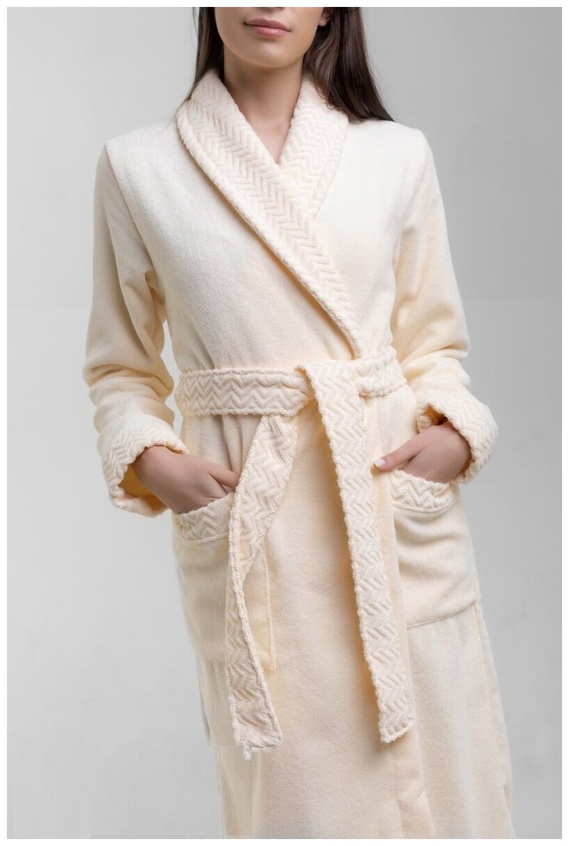 Женский махровый халат с жаккардовой отделкой, кремовый. Размер 42-44 - фотография № 2