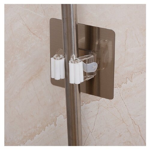 Держатель инвентаря (швабры) для кухни и ванной комнаты на липучке RAMMAX