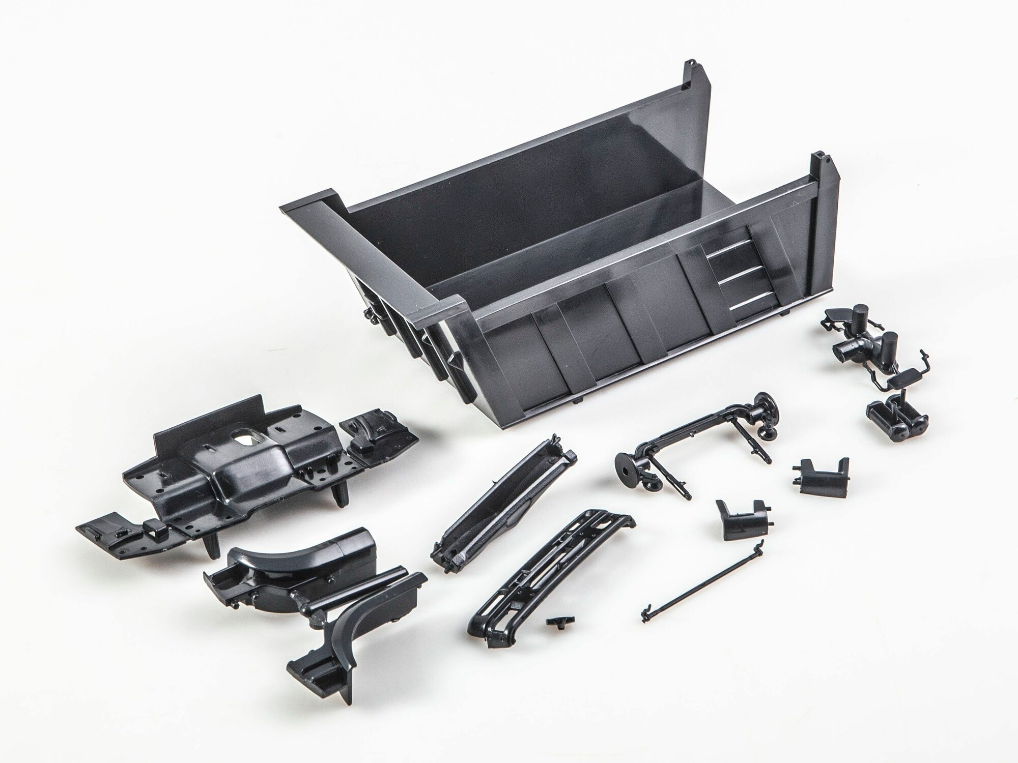 КАМАЗ-6520 самосвал, масштаб 1:43, сборная модель — фото 1