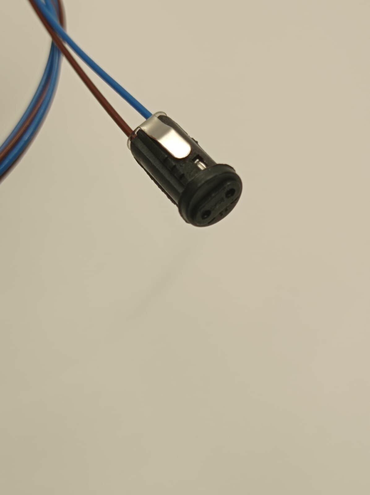 Электропатрон G4 0.7м 12В черный термопластик с крепежным кольцом 3шт - фотография № 4