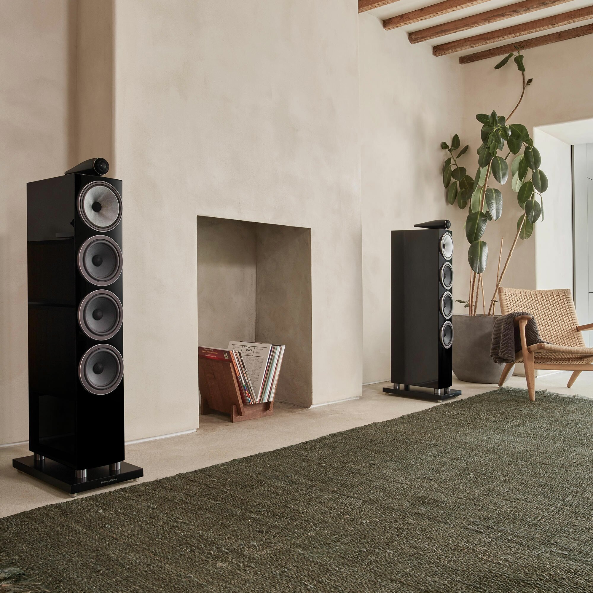 Акустическая система Bowers & Wilkins 702 S3 Glossy Black