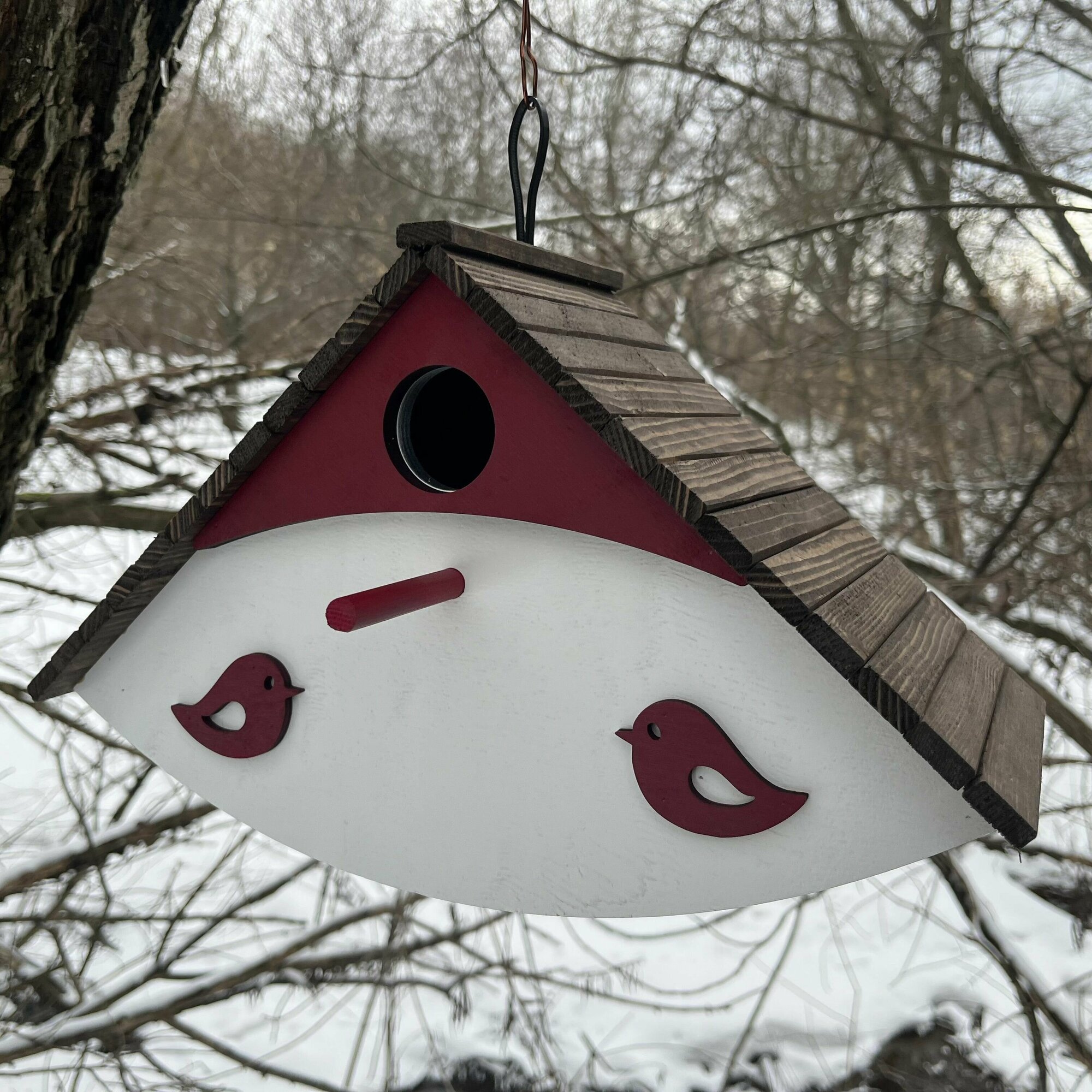 Деревянный скворечник для птиц PinePeak / Кормушка для птиц подвесная для дачи и сада, 230х360х150мм - фотография № 6