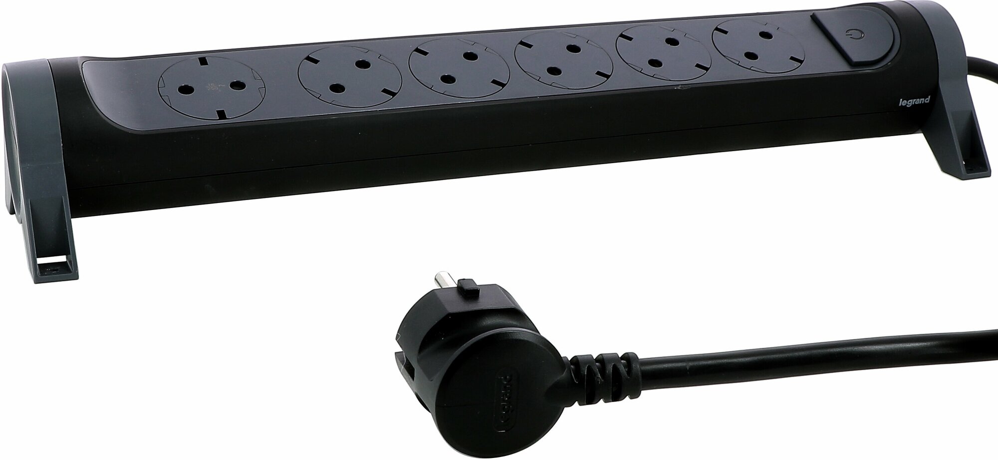 Удлинитель с заземлением Legrand 6 розеток с кабелем 3 м., с кнопкой включения и поворотным основанием, цвет: черный , арт. 694540 - фотография № 15