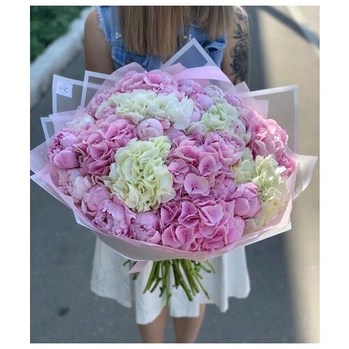 Букет, гортензия, пионы розовые, красивый букет цветов, шикарный, премиум цветы пионов.