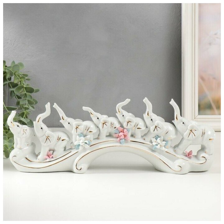 Сувенир  Семь слонов на волне  белые 13х33 7х7 5 см