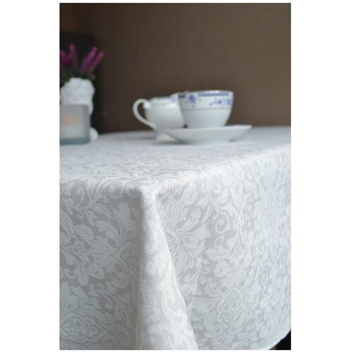 Doll Tall / Новогодняя Скатерть на стол / Праздничное украшение / Новогодняя утварь на кухню