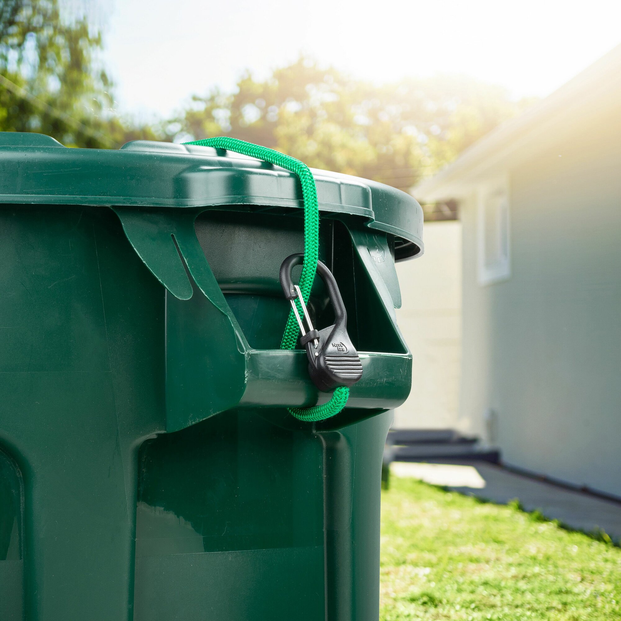 Эластичное крепление с карабином Nite Ize Slidelock Carabiner Bungee 48" — фото 1