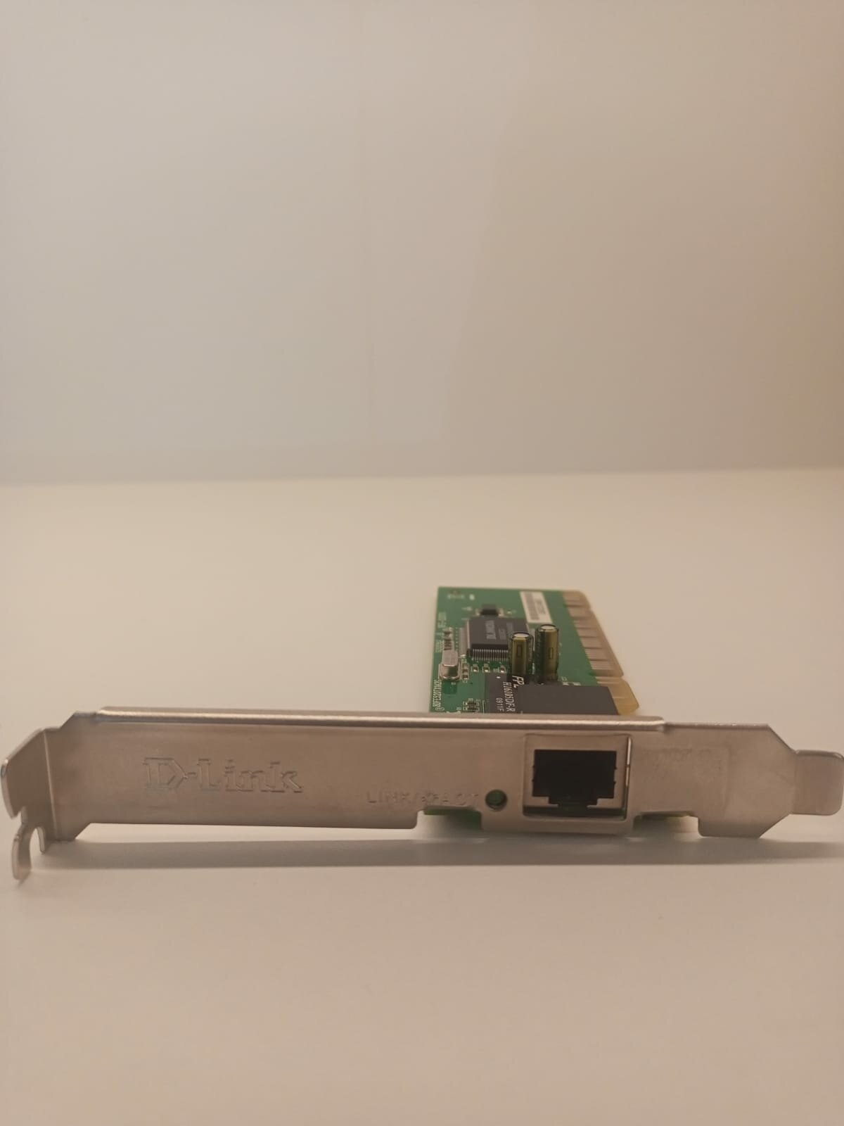 Сетевой контроллер D-Link DFE-520TX, PCI, скорость Ethernet 10/100 Мбит/с — фото 1