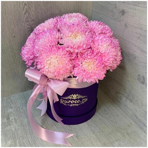 Коробка розовых крашенных хризантем Дека 15 шт