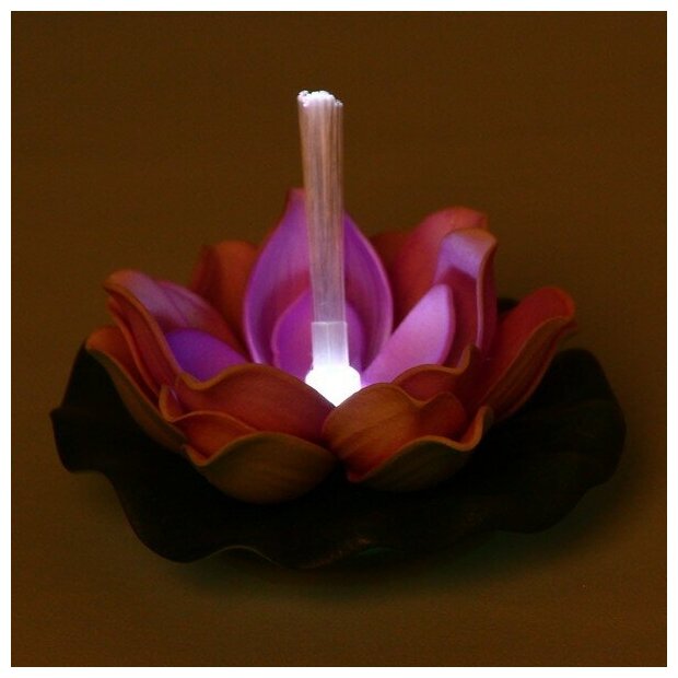 Растение водоплавающее "Кувшинка" d-10см фиолетовая, с подсветкой