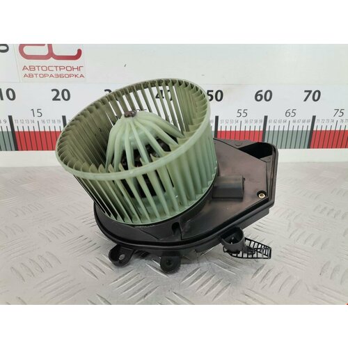 Моторчик печки вентилятор отопителя Volkswagen Passat 5 8D1820021B арт1504656 8973₽