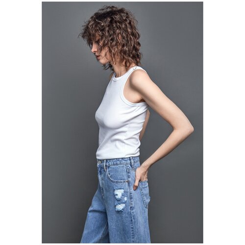 фото Спортивный белый топ incity