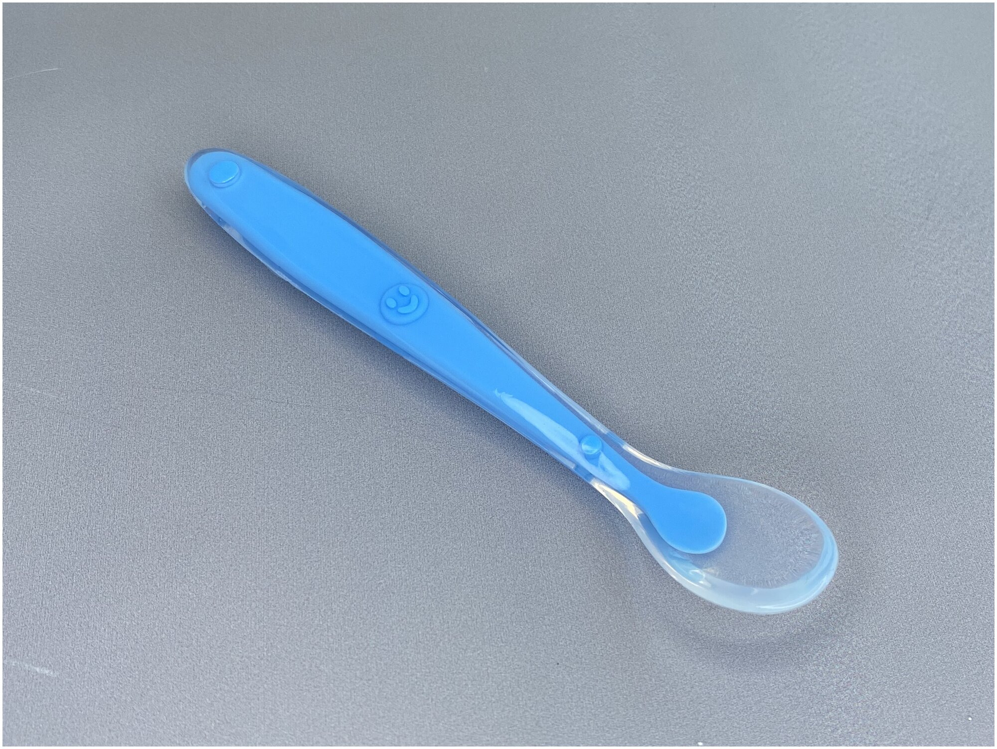 IBRICO / Обучающая детская мягкая силиконовая ложка в футляре для введения первого прикорма / Детская посуда / Кормление ребенка / Детская ложка
