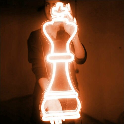 Неоновый светильник Шахматный король, 60х23 см