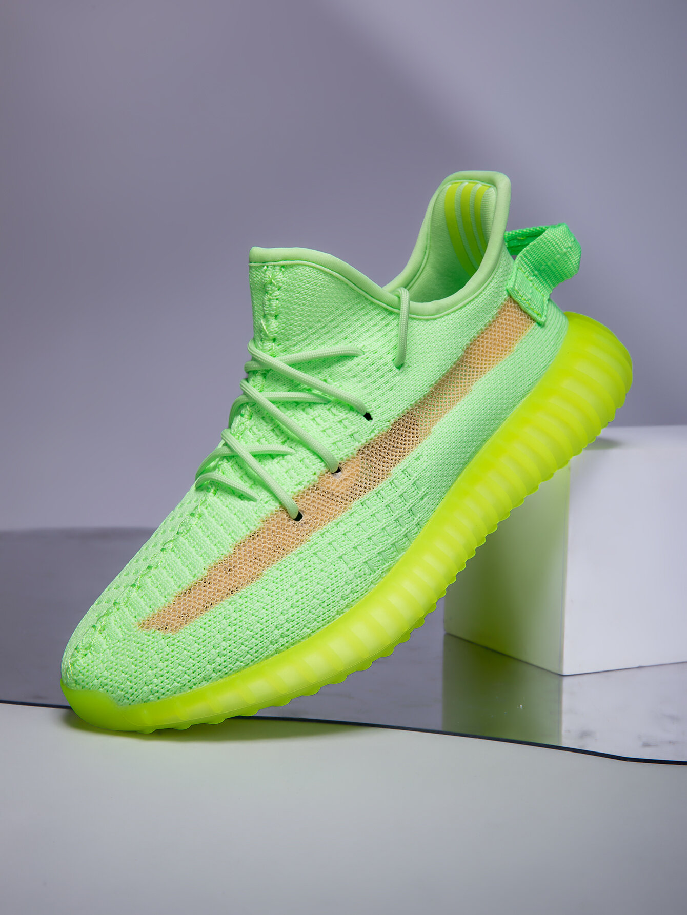 Кроссовки Yeezy Boost 350 V2 Glow In the Dark Sneakers