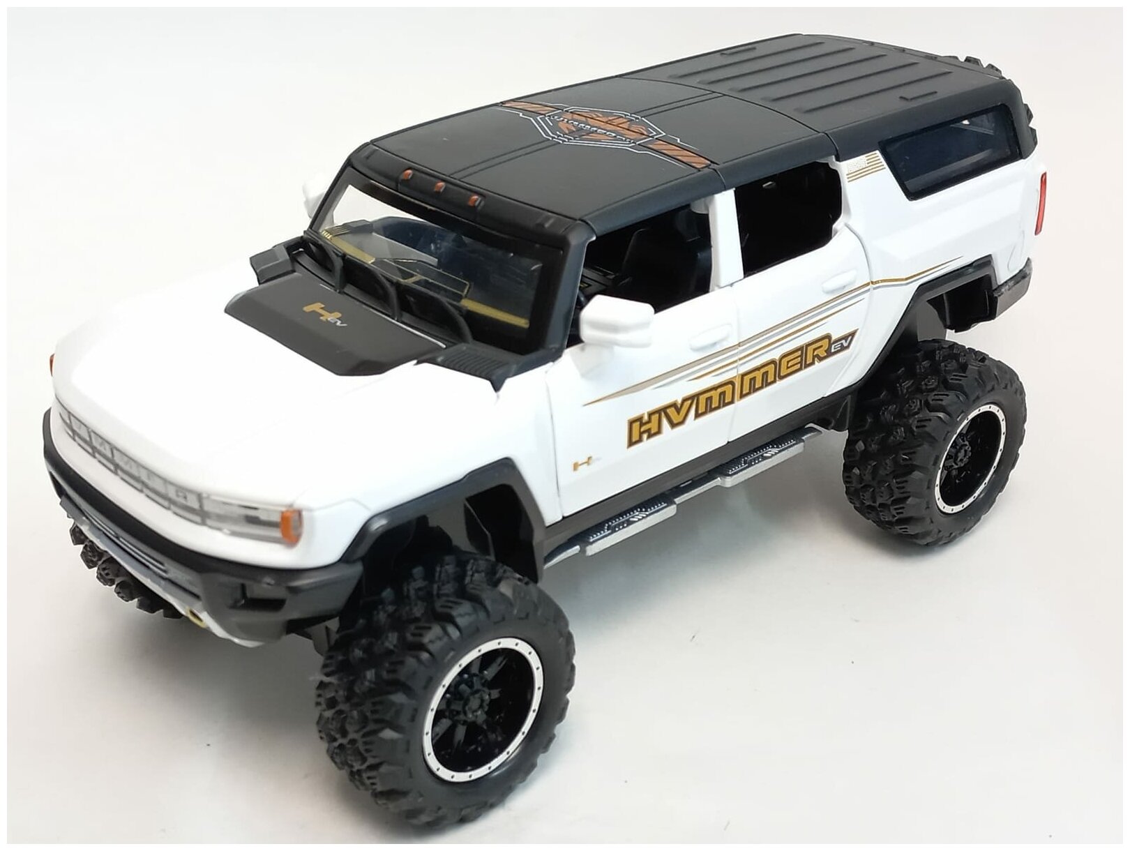 Машинка Hummer EV 1:24 металлическая, свет, звук