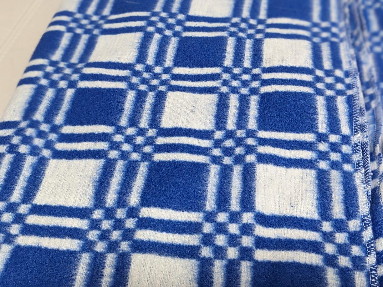 Одеяло байковое 185х200 голубое жаккард - фотография № 4