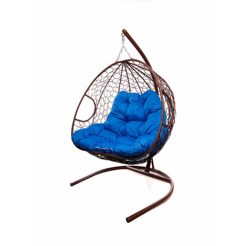 Подвесное кресло из ротанга Для двоих коричневое с синей подушкой M-GROUP