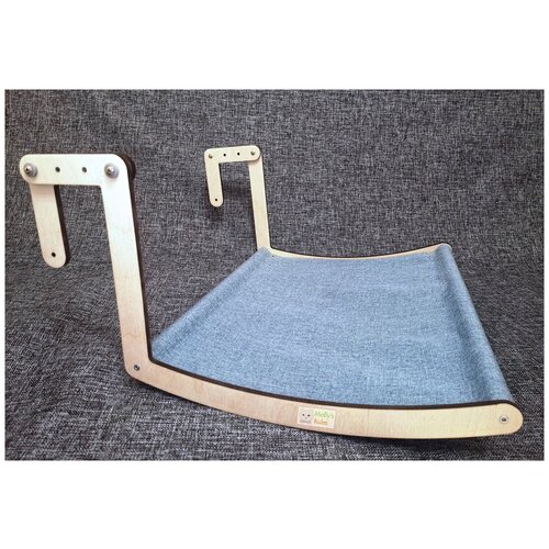 Гамак подвесной. Для кошек весом до 12 кг. Размер лежанки 39х48 см. Регулируемое крепление для подвеса на батарею. перила и т. п.