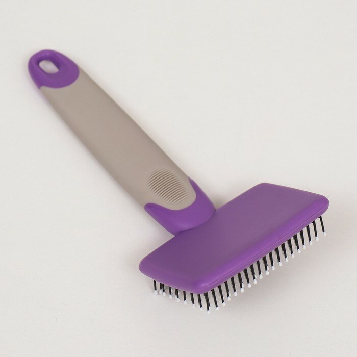 Пуходерка с прорезиненной ручкой, закругленные зубья, малая, 6,5 х 14,5 см, фиолетовая - фотография № 3