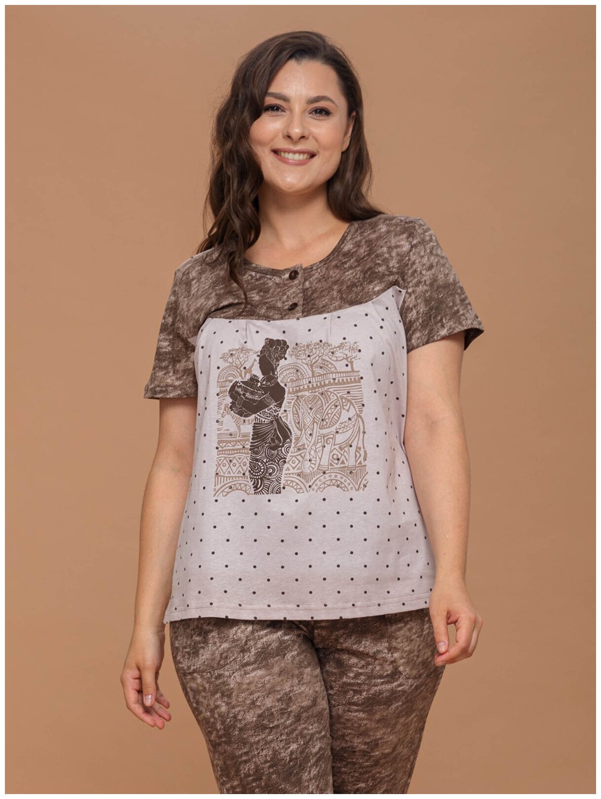 Пижама домашняя женская Алтекс с футболкой и бриджами бежевая, размер 50 - фотография № 1
