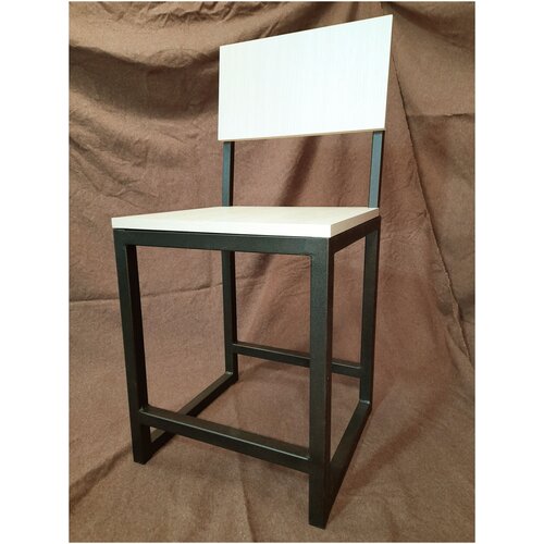 Надежный стул для кухни на стальном основании в стиле Loft с сиденьем и спинкой из качественного ЛДСП цвета 