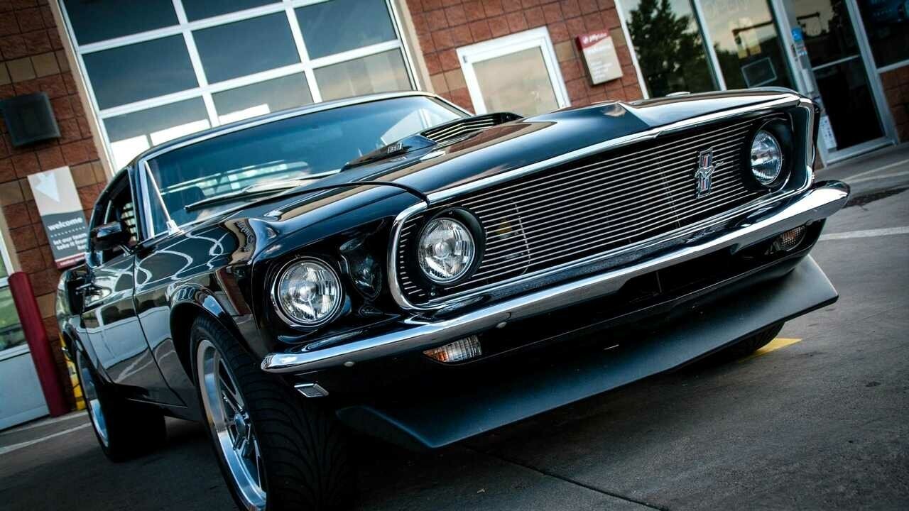 Картина на холсте 60x110 LinxOne "Mustang muscle cars Ford" интерьерная для дома / на стену / на кухню / с подрамником