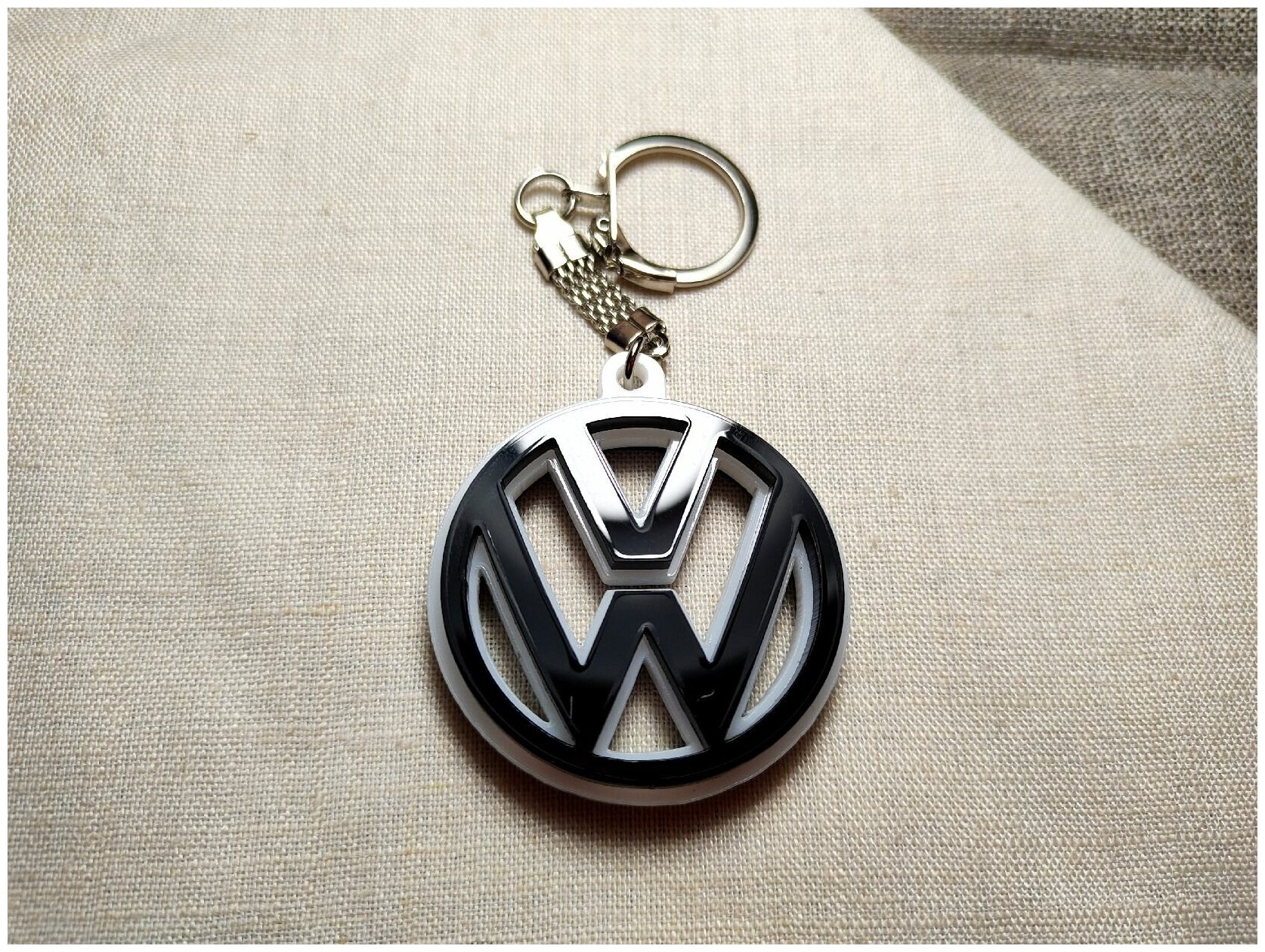 Автобрелок Volkswagen 2