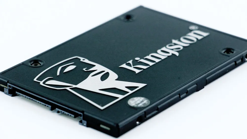 SSD накопитель KINGSTON KC600 1ТБ, 2.5", SATA III - фото №5