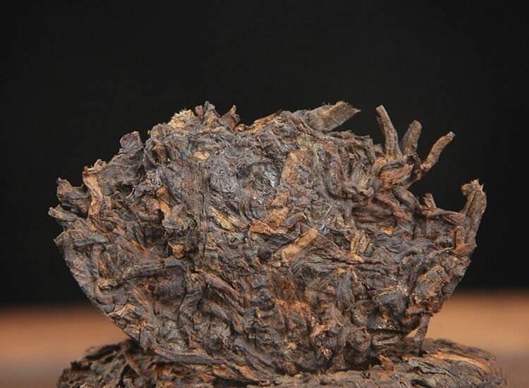 Чай пуэр выдержанный Мэнхай Древний ствол дерева Cangripe 50 грамм маленький блин 19 года - фотография № 6