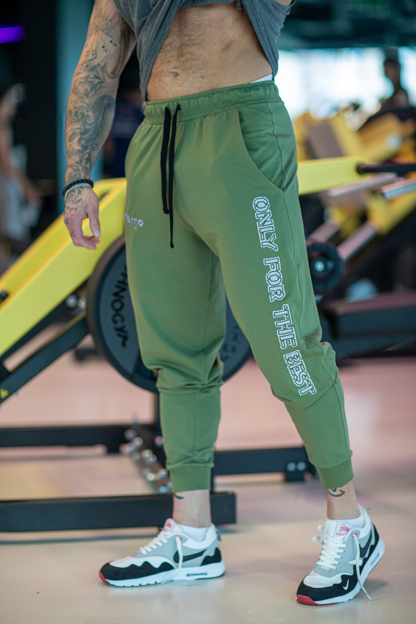 Брюки джоггеры Inferno Style Брюки Классика с вышивкой INFERNO style Б-001-003, размер M, хаки — фото 1