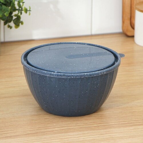 Салатник с крышкой STONE 17 л цвет темный камень 407₽