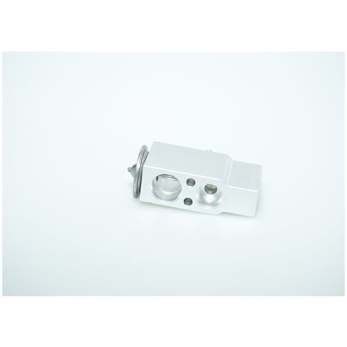 21218-8116110 ТРВ Кондиционера Нива Урбан 2490₽