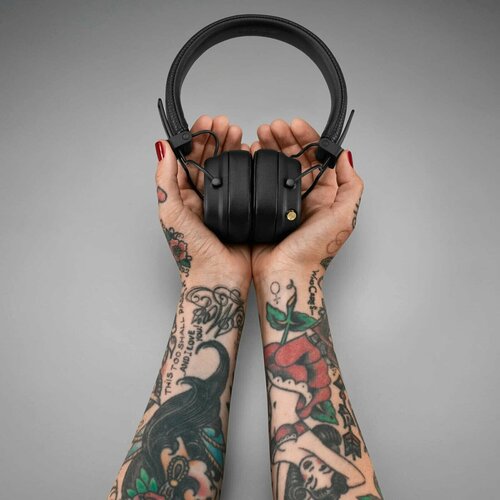 Беспроводные наушники IV Black с микрофоном 7600₽