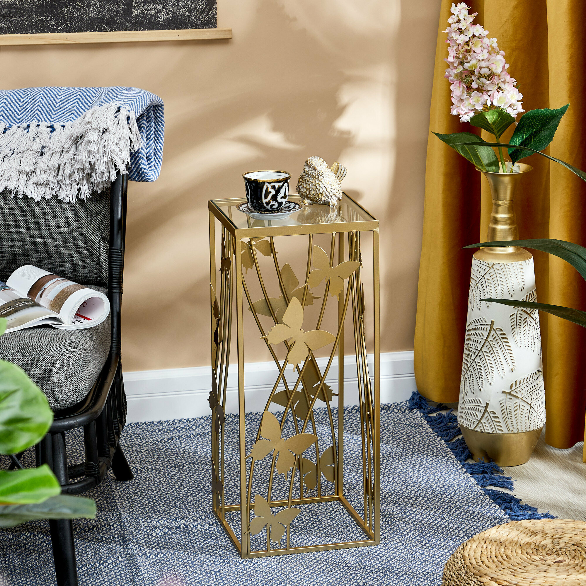 Обзор: 57-251/2 Столик со стеклянной столешницей и бабочками 27х27х64см, Glasar