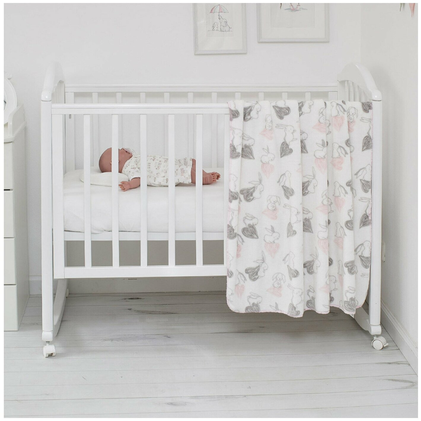 Плед детский плюшевый 100х118 "Зайчики и сердечки", плед для новорожденных на выписку, в кроватку, коляску, для дачи, плед для пикника, одеяло для малыша, в автолюльку Baby Nice