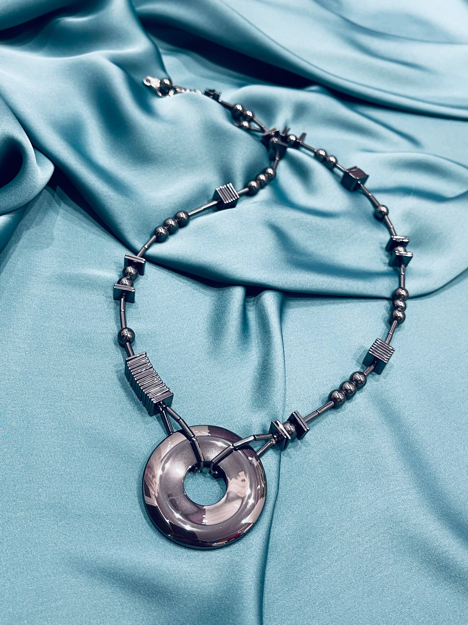 Колье Jewellery by Marina Orlova, гематит, длина 57 см, серый