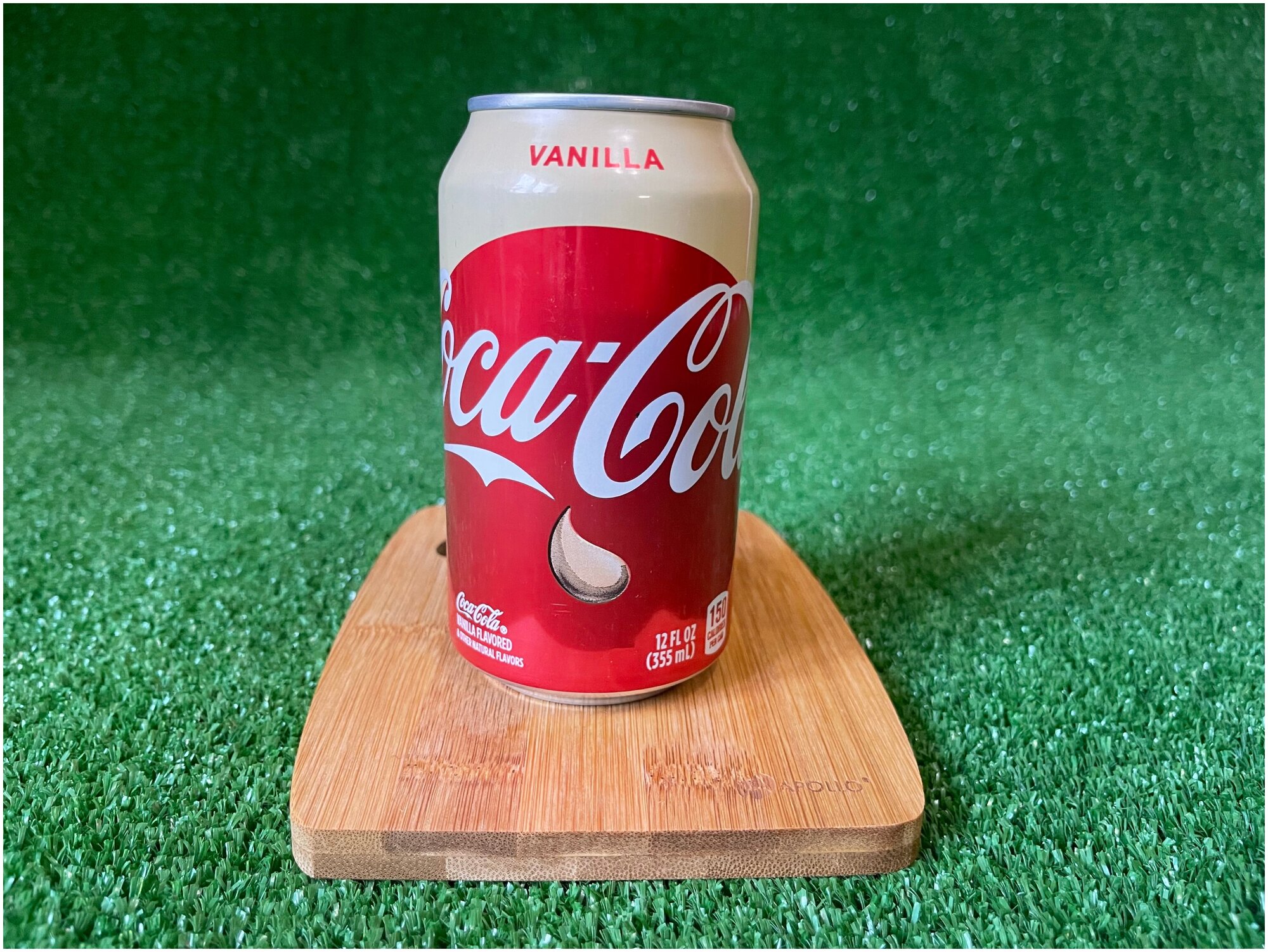 Газированный напиток Coca-Cola Vanilla, США, 0.355 л, 12 шт.