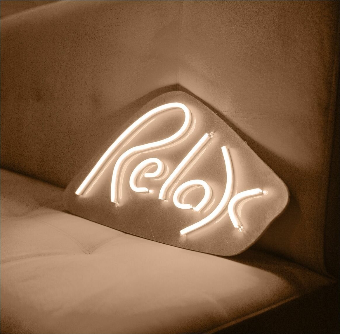 Табличка неоновая Relax, 40х20 см