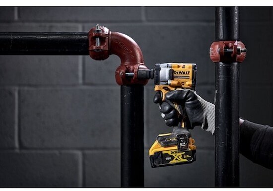 Гайковерт аккумуляторный DeWALT Dcf921p2t-qw . - фотография № 7