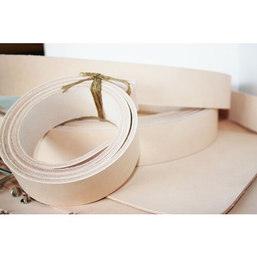 Ременная заготовка из кожи раст. дубления 125см, ширина 38 мм.