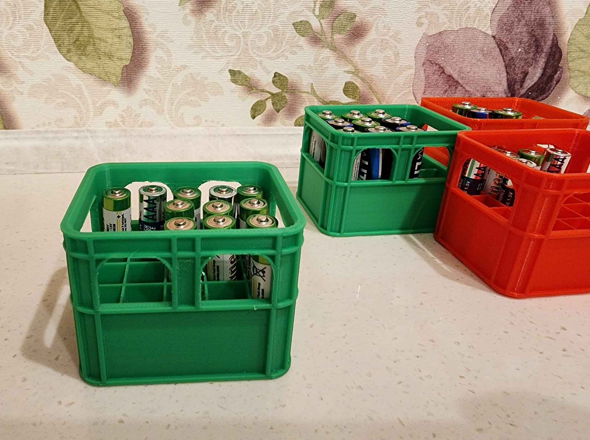 Органайзер/контейнер для хранения батареек типа АА, серебристый, 12 секций - фотография № 7