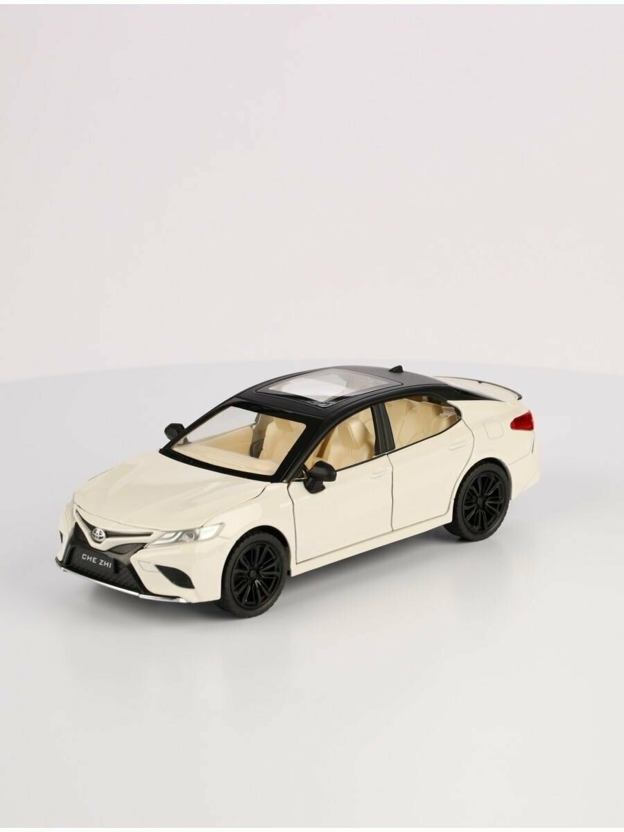 Модель автомобиля Toyota Camry коллекционная металлическая игрушка масштаб 1:24 белый