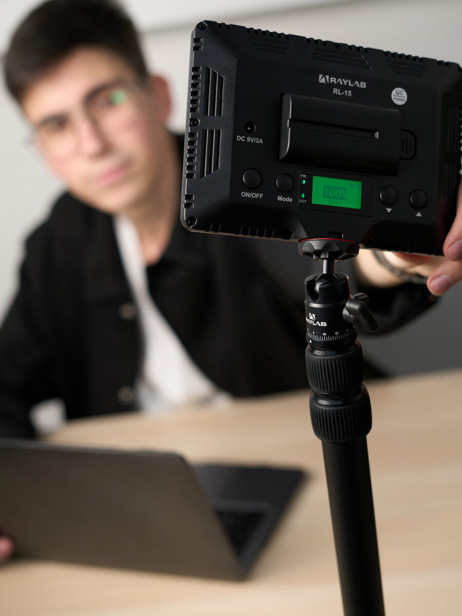 Осветитель светодиодный Raylab RL-15 3200-6500K — фото 1