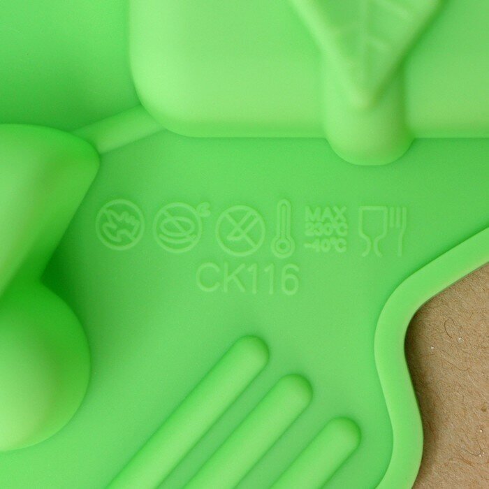 Доляна Форма для выпечки Доляна «Новый год. Ёлка», силикон, 24,5×21×3 см, 6 ячеек, цвет зелёный